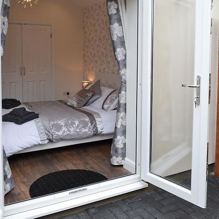 Oswald Lodge Llanon Екстер'єр фото